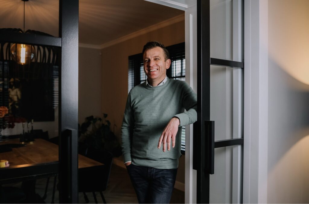 Medewerker in een retailomgeving